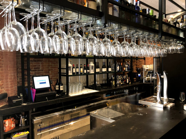 detalle-barra-restaurante-taberna-gallega-ocafu-en-sagasta