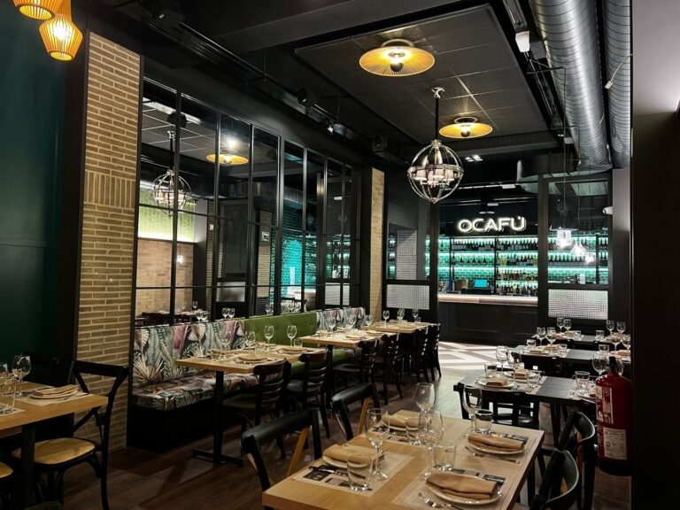 Interior del restaurante gallego OCAFU de Barcelona