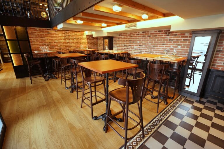 mesas-altas-restaurante-infanta-mercedes